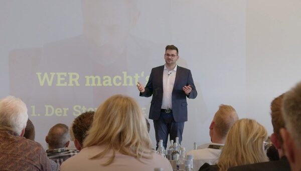 Steuerberater in der Krise: Was tun, wenn kein qualifiziertes Personal mehr kommt? Experte Manuel Moucka liefert die Antwort