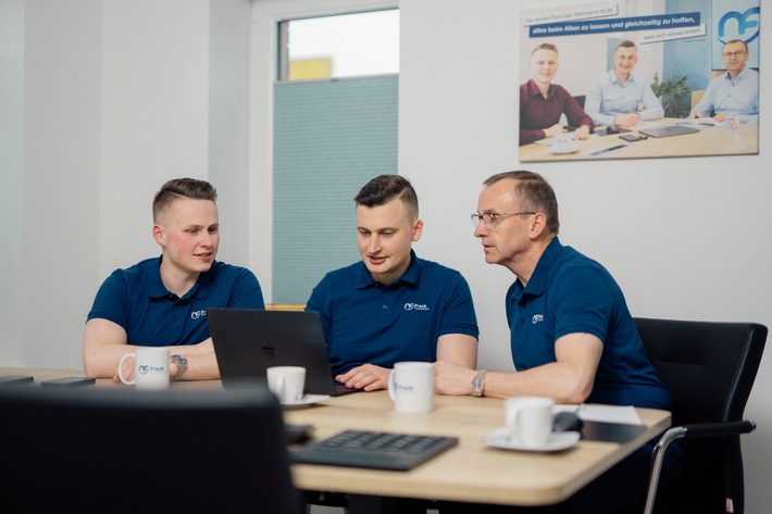 Frank Finanzplanung: Wie Topverdiener ihre Steuerlast reduzieren und Vermögen durch Photovoltaik-Direktinvestments intelligent aufbauen